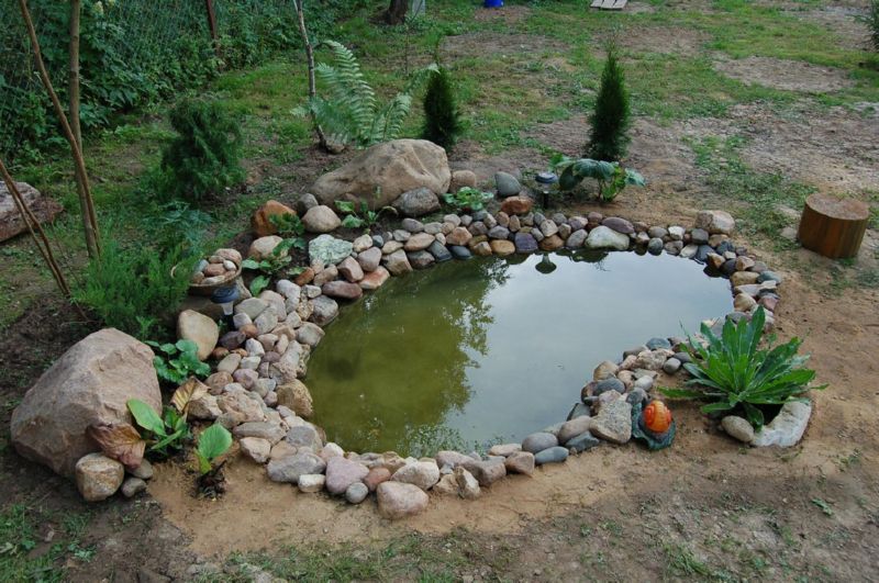 Декоративный водоем на дачу